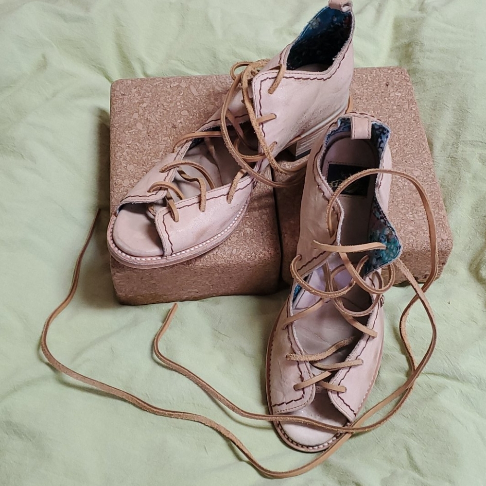Freebird Peace Shoes size 10